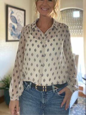 Forever 21 Beige Button-Up Shirt with Black Geometric Print